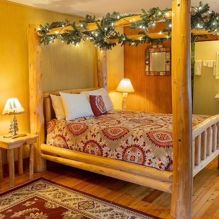 The Woods Inn Inlet Extérieur photo