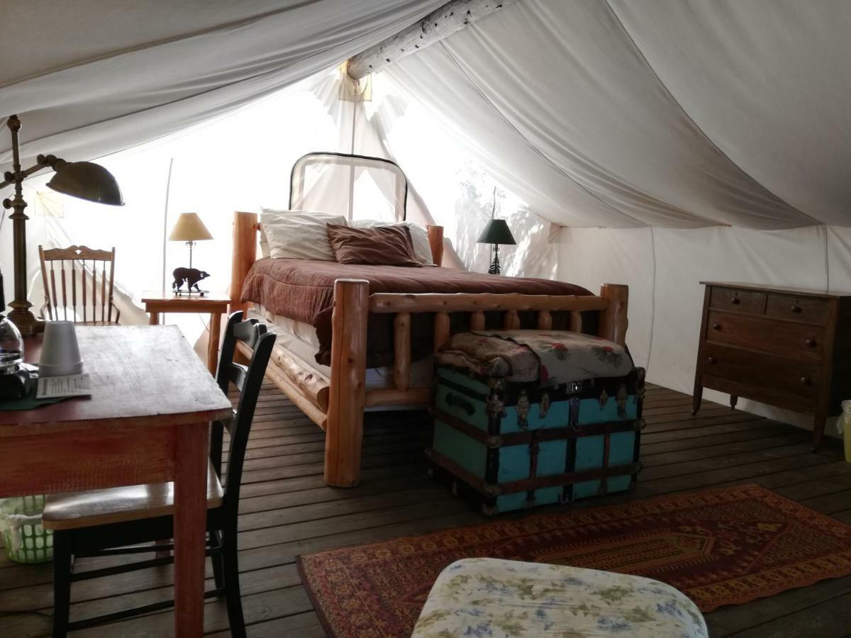 The Woods Inn Inlet Extérieur photo