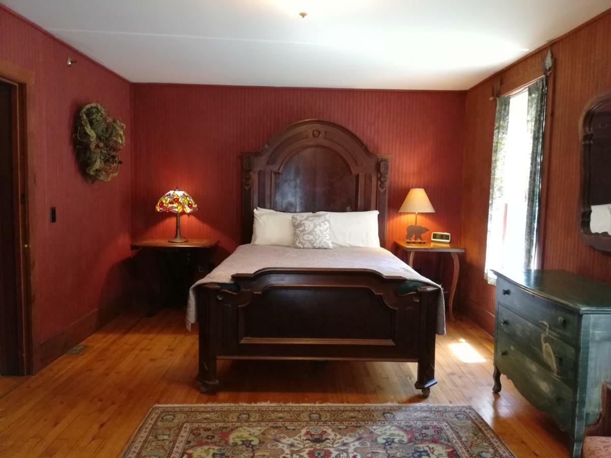 The Woods Inn Inlet Extérieur photo