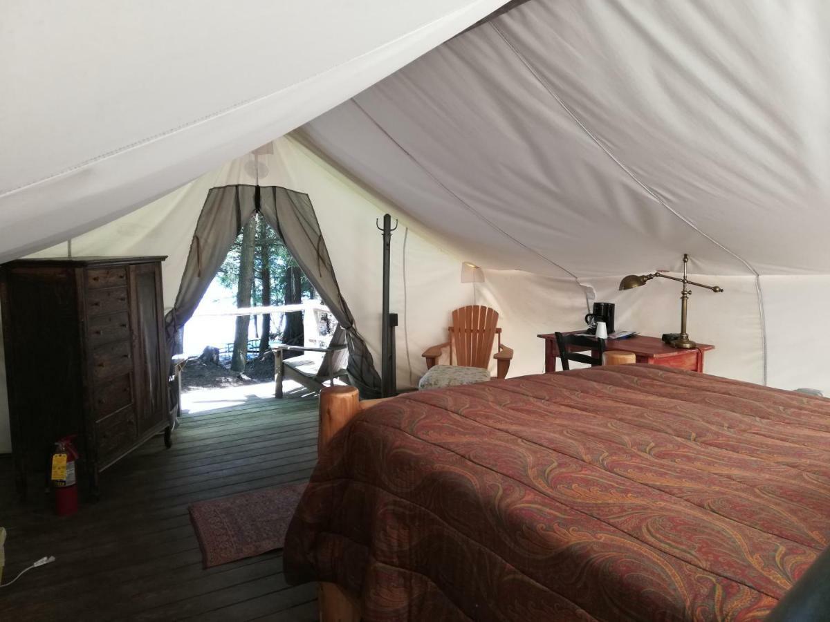 The Woods Inn Inlet Extérieur photo