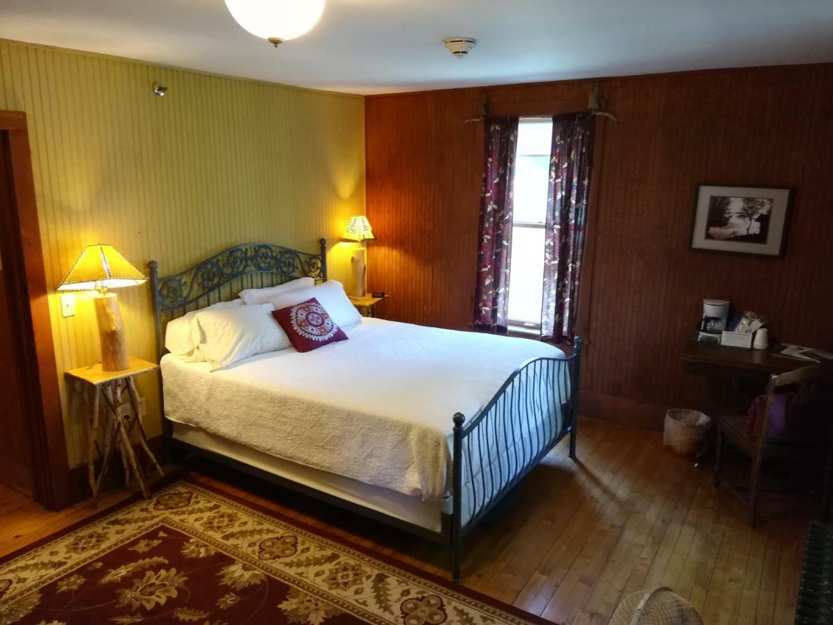 The Woods Inn Inlet Extérieur photo