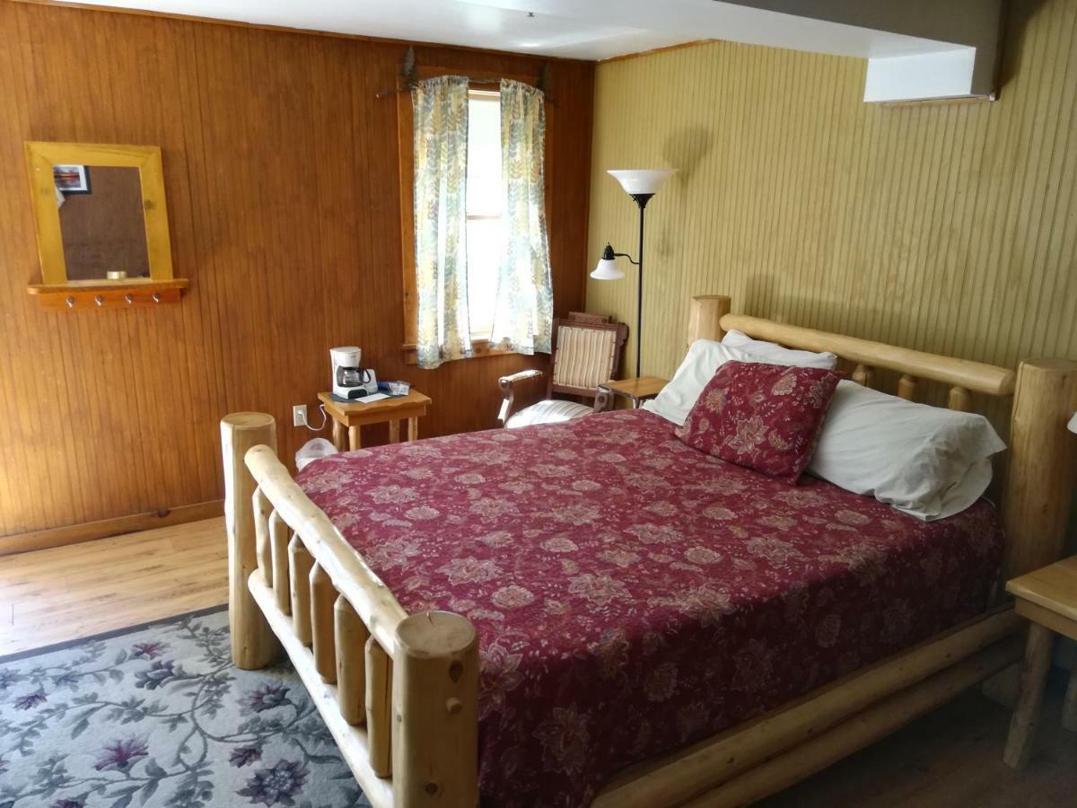 The Woods Inn Inlet Extérieur photo