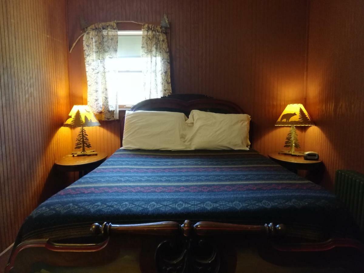 The Woods Inn Inlet Extérieur photo