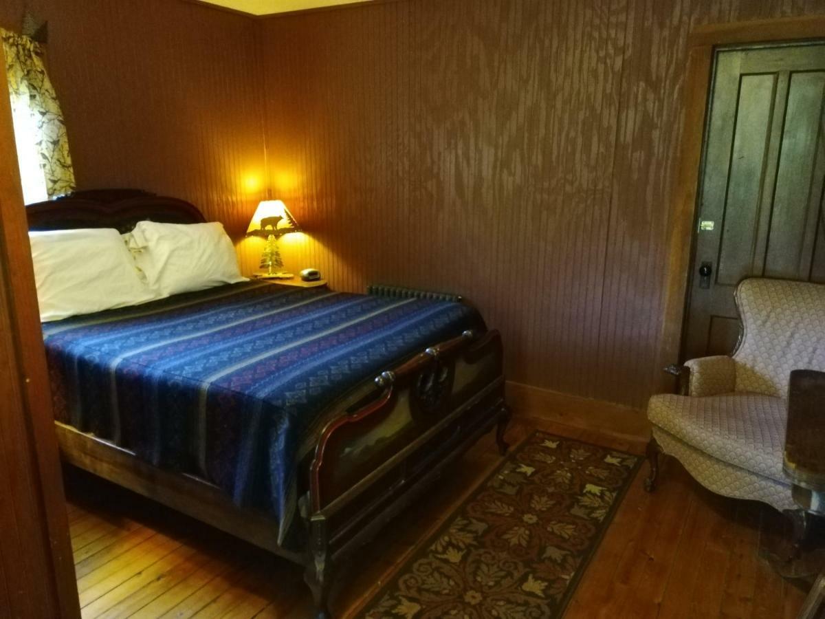 The Woods Inn Inlet Extérieur photo
