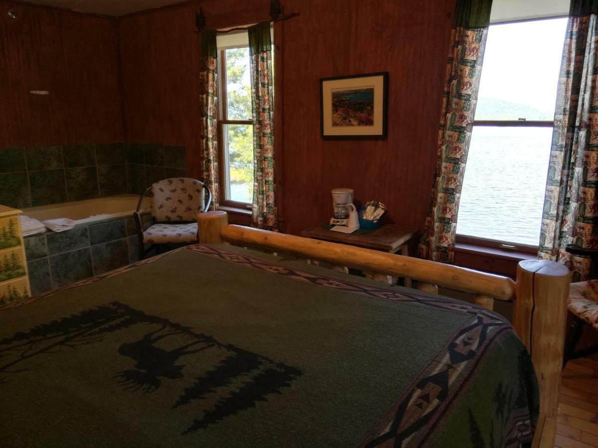 The Woods Inn Inlet Extérieur photo