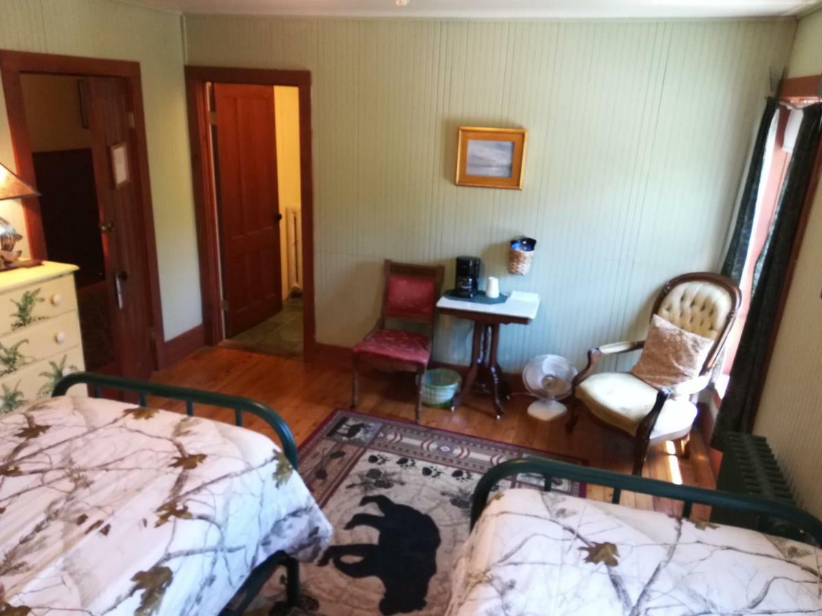 The Woods Inn Inlet Extérieur photo