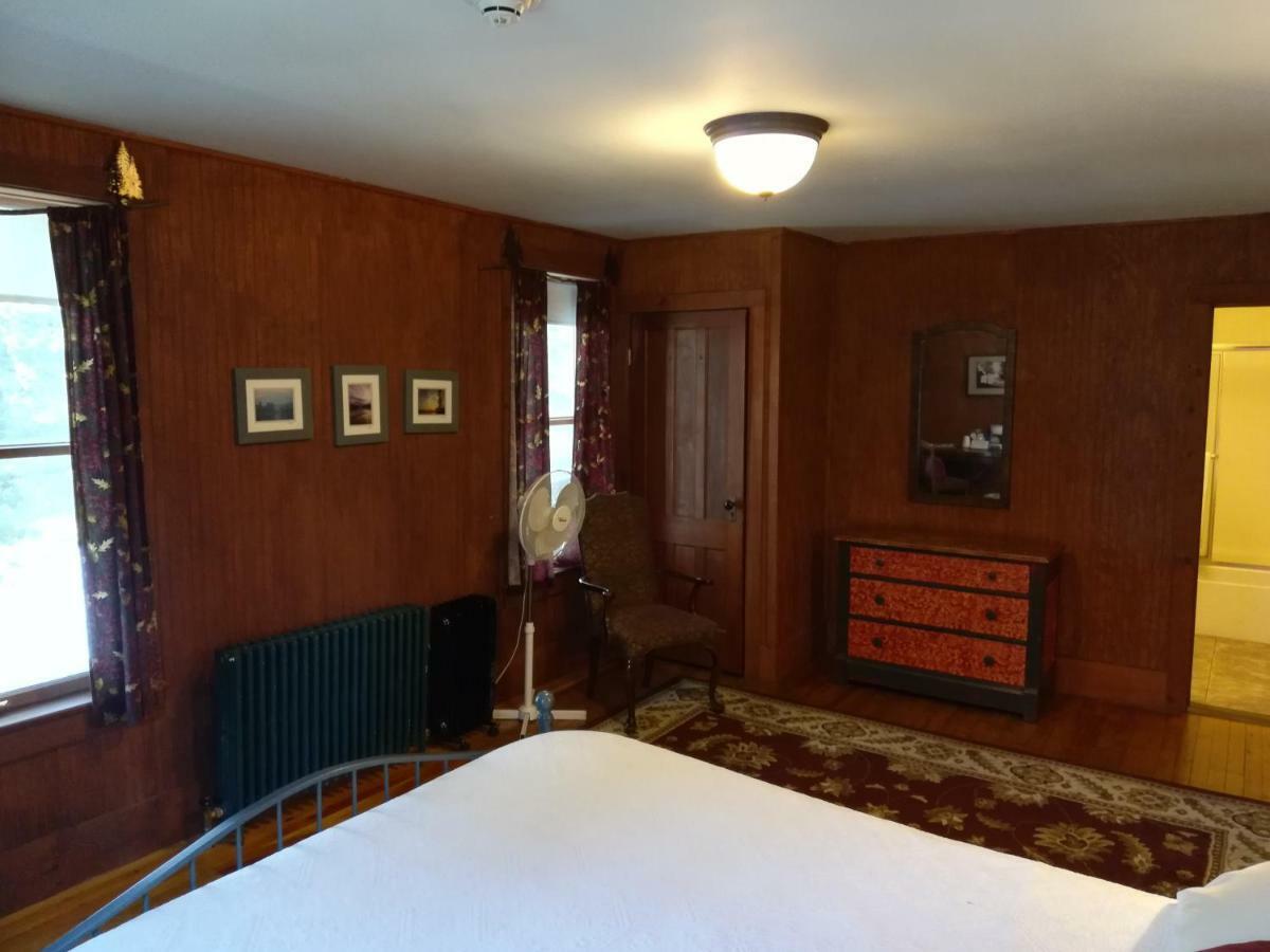The Woods Inn Inlet Extérieur photo