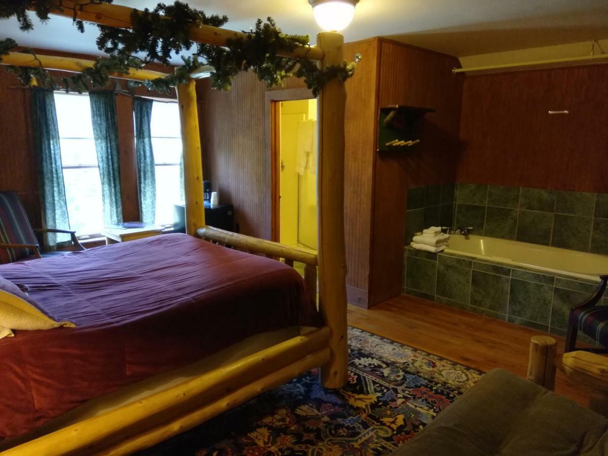 The Woods Inn Inlet Extérieur photo